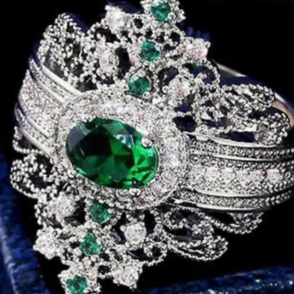 925 Silver Emerald and Diamond Vintage Ring - Picture 4 of 11